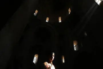 Van Gölü'ndeki Akdamar (Ahtamar) Adası'nda bulunan tarihi Surp Haç Kilisesi'nde her yıl Eylül ayında bir kez ibadet amacıyla ayin düzenlenmektedir. Diyarbakır, Bitlis, Malatya, Adıyaman, Mardin, İstanbul yanı sıra Diyaspora’da bulunan Ermeni Cemaati yılda bir kez kilisede bir araya geliyor.