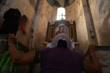 Van Gölü'ndeki Akdamar (Ahtamar) Adası'nda bulunan tarihi Surp Haç Kilisesi'nde her yıl Eylül ayında bir kez ibadet amacıyla ayin düzenlenmektedir. Diyarbakır, Bitlis, Malatya, Adıyaman, Mardin, İstanbul yanı sıra Diyaspora’da bulunan Ermeni Cemaati yılda bir kez kilisede bir araya geliyor.