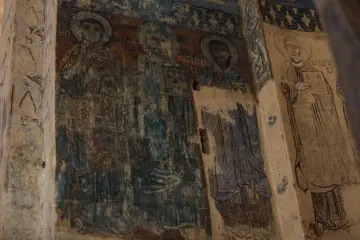 Akdamar Kilisesi'nin Orta Çağ freskleri ve dini figürleri, Van Gevaş'taki eşsiz kültürel mirası gözler önüne seriyor.