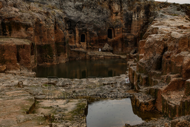 Diyarbakır Ergani Hilar Mağaraları, kaya oyma mezar odaları ve antik nekropol