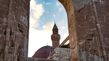 İshakpaşa Sarayı