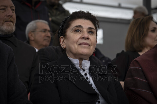21 Mart 2025 Diyarbakır Amed Newrozu'nda Leyla Zana'nın katıldığı kutlama ve kalabalık etkinlik alanından bir kare.
