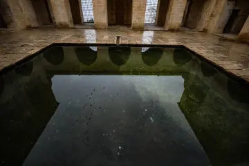 Mardin Kasımiye Medrese Avlusu Tarihi Taş Duvarlar