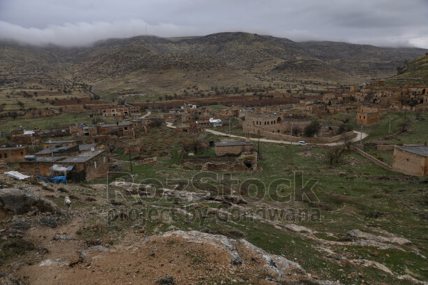Mardin Savur Dereiçi taş evler, dağ manzarası ve kırsal yerleşim