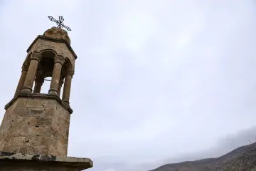 Mardin Savur Süryani kilisesi, tarihi çan kulesi ve taş mimari