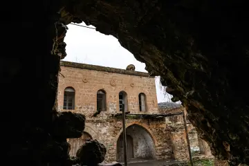 Mardin Savur tarihi taş yapılar, kemerli avlu ve geleneksel mimari