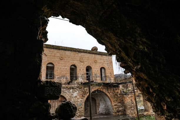 Mardin Savur tarihi taş yapılar, kemerli avlu ve geleneksel mimari