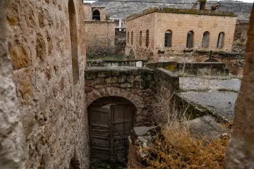 Mardin Savur tarihi taş yapılar, kemerli geçit ve geleneksel mimari