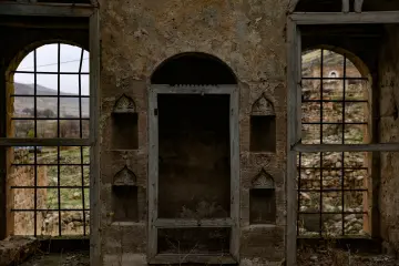 Mardin Savur tarihi taş yapı, kemerli pencere ve taş işçiliği