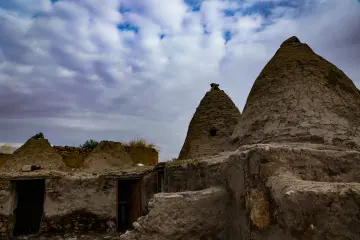 Şanlıurfa Harran kümbet evleri fotoğrafı, tarihi kerpiç mimari ve Mezopotamya'nın eşsiz kültürel mirası.