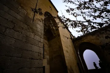 Tarihi Kasımiye Medrese Avlusu Sarı Taş Duvarlar