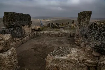 Zerzevan Kalesi, Mithras Tapınağı, Mithras Kutsal Alanı, Diyarbakır, Çınar, Demirölçek, Roma dönemi, Roma garnizonu, tarihi k