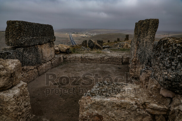 Zerzevan Kalesi, Mithras Tapınağı, Mithras Kutsal Alanı, Diyarbakır, Çınar, Demirölçek, Roma dönemi, Roma garnizonu, tarihi k